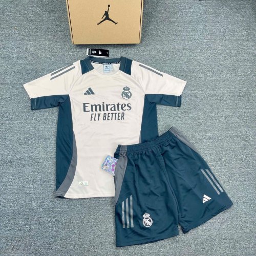 Bộ Bóng Đá Real madrid  Sân Tập Quân Túi KHoá Cao Cấp  2026 be  giá  320