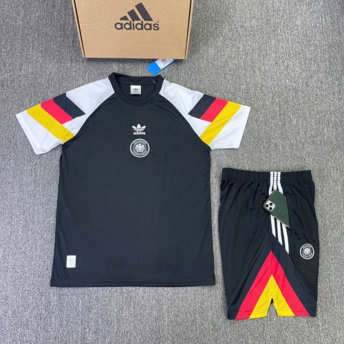 Bộ Bóng Đá Tuyển Đức Bản Retro 95/96 Đen