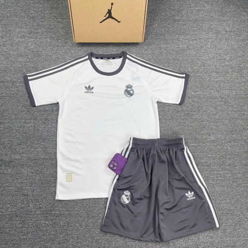 Bộ Bóng Đá Real marid Dòng Thời Trang Trắng Ghi