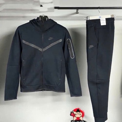 Bộ Quần Áo Thể Thao Nike Teck 0950-010 Rep 1-1 Chuẩn