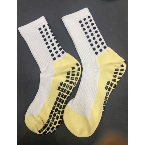 Tất chống trơn cổ lửng Trắng chấm bi đen