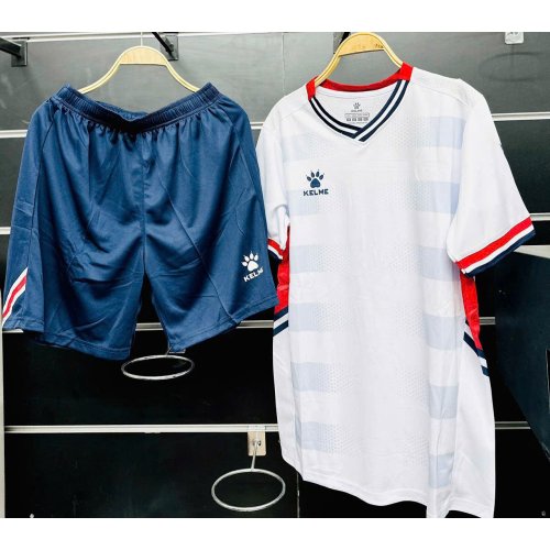 Bộ Bóng Đá Kelme Trắng Quần Xanh Than