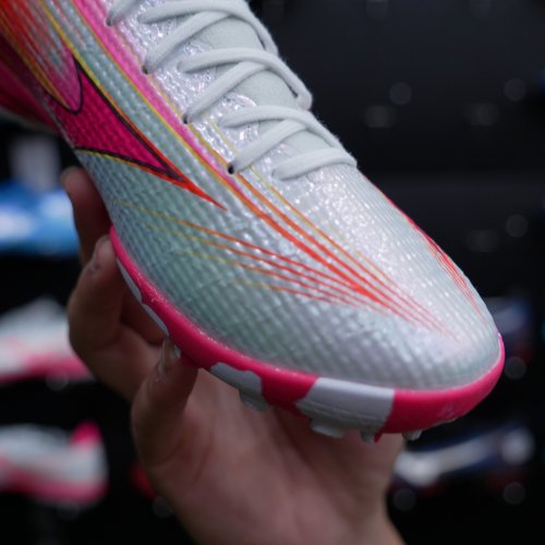 Giày Bóng Đá Mizuno Alpha 3 Elite Trắng Hồng Gót Đỏ Đế Đệm TF